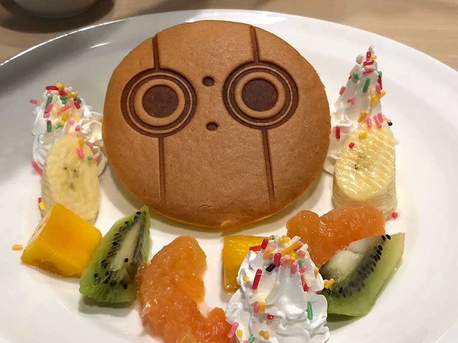 ロズとカラフルフルーツのケーキ追加ロズケーキ　818円　164円