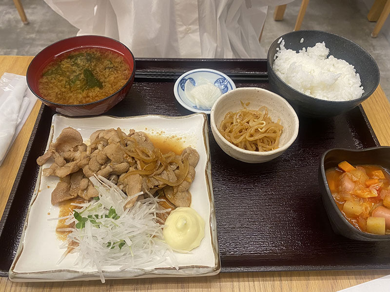 甘辛ダレが食欲をかき立てる生姜焼