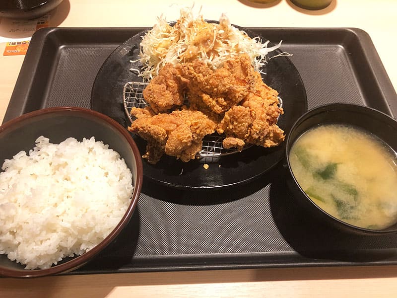 「本格唐揚げ5個定食」が来ました！
