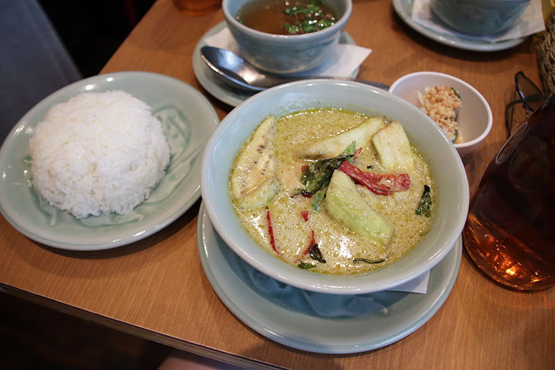 ゴロゴロ鶏肉が嬉しい！