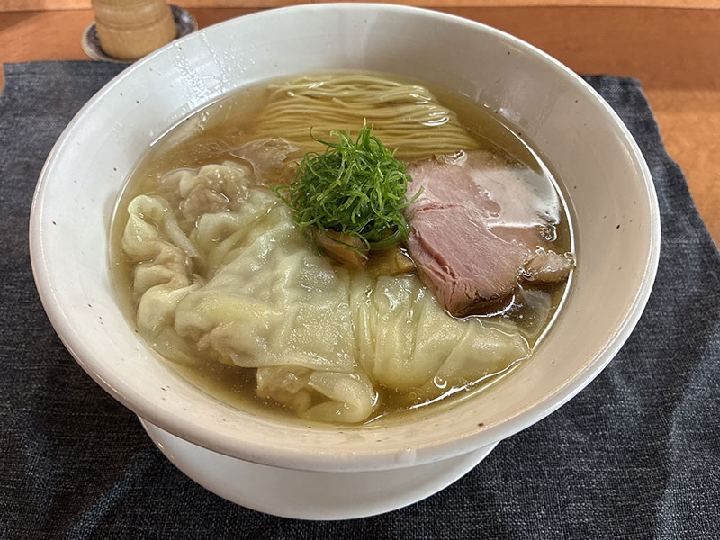 さっぱり濃厚な煮干しラーメン