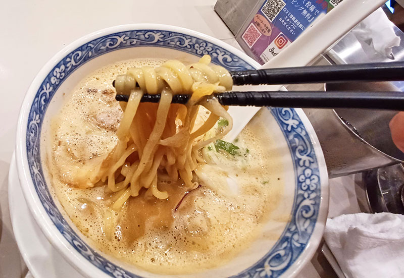 続いて麺