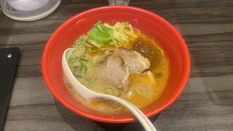 辛味噌のコクがとろける濃厚豚骨